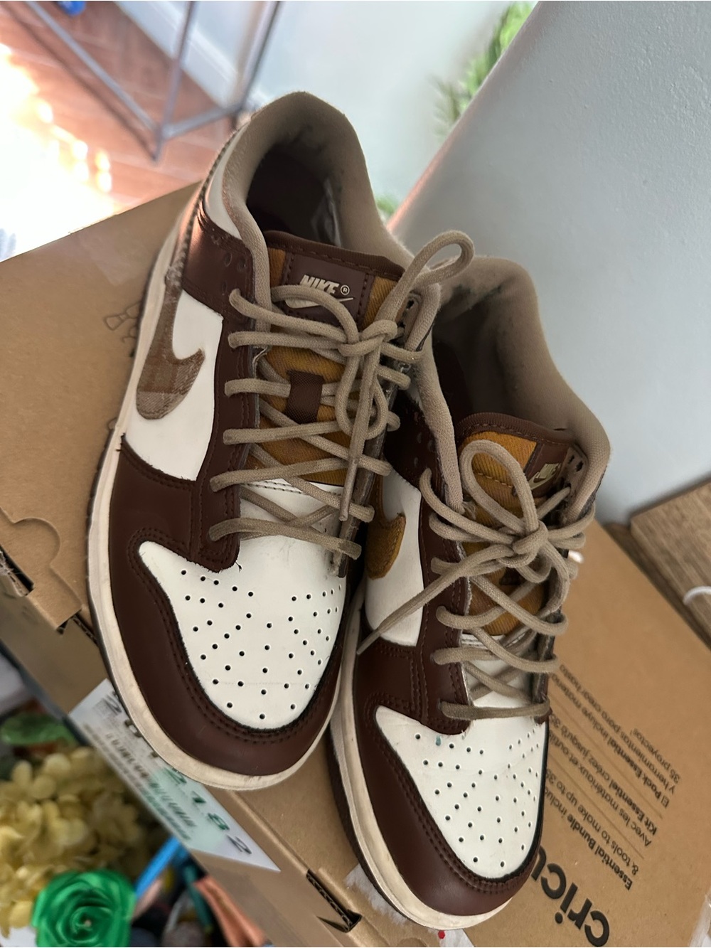 Nike Men’s Low-Top Sneakers — Brown / White / Tan